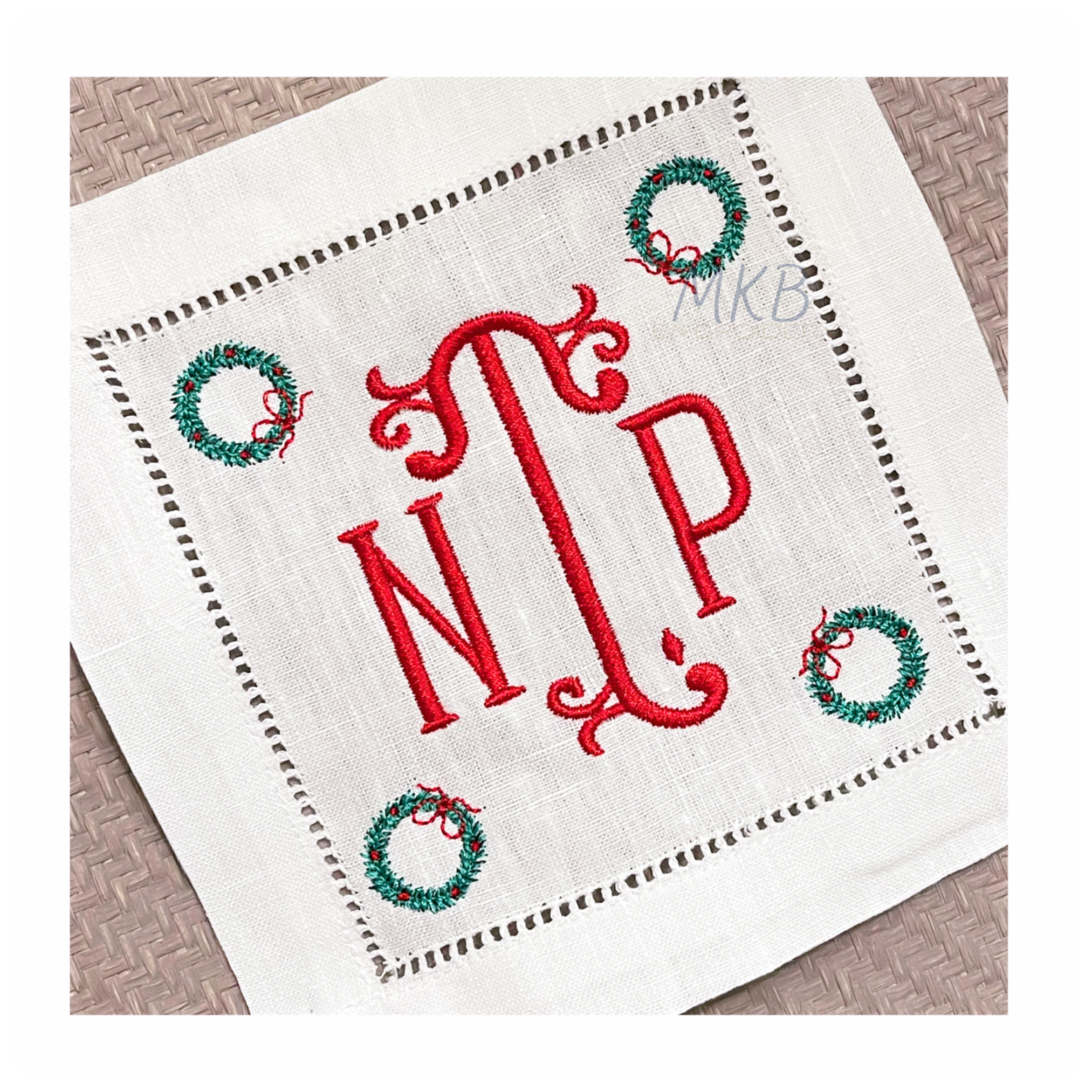 Christmas Wreath cocktail napkin embroidery design